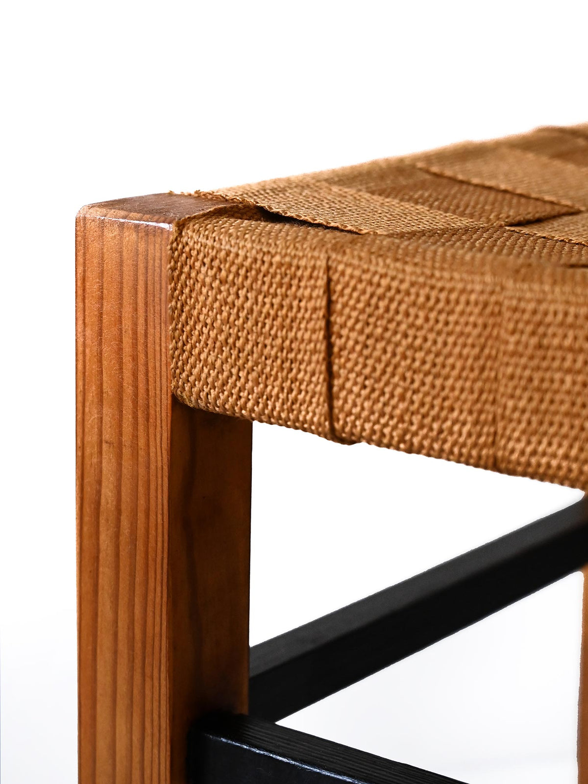 Coppia di sgabelli scandinavi vintage con seduta intrecciata 4