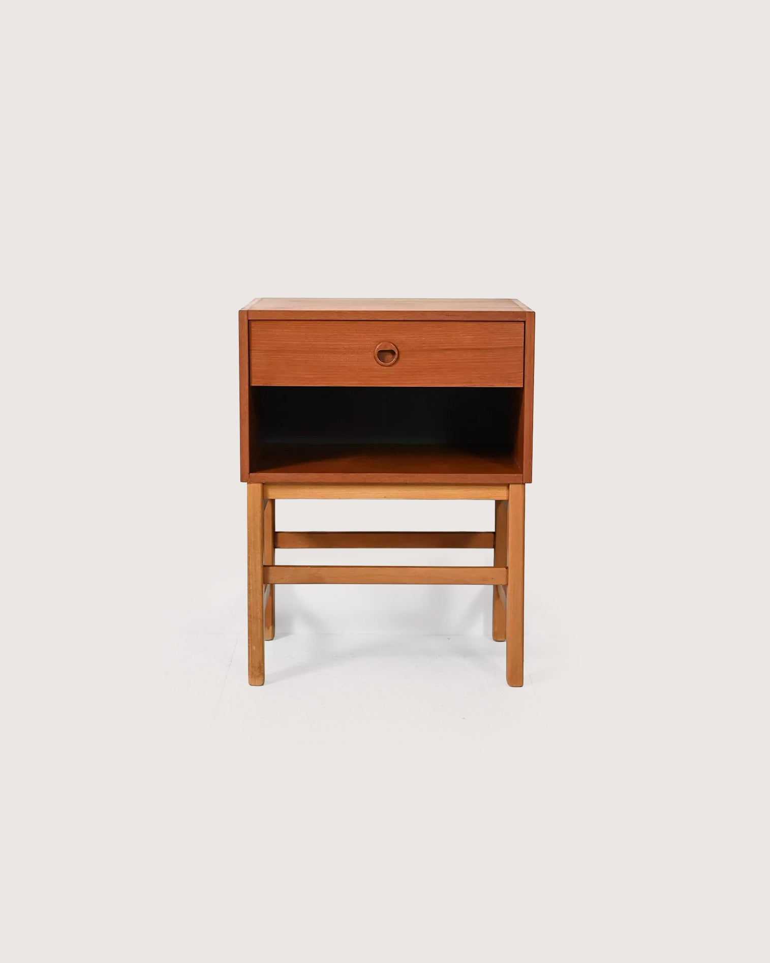 Comodino scandinavo cubico in teak anni Sessanta