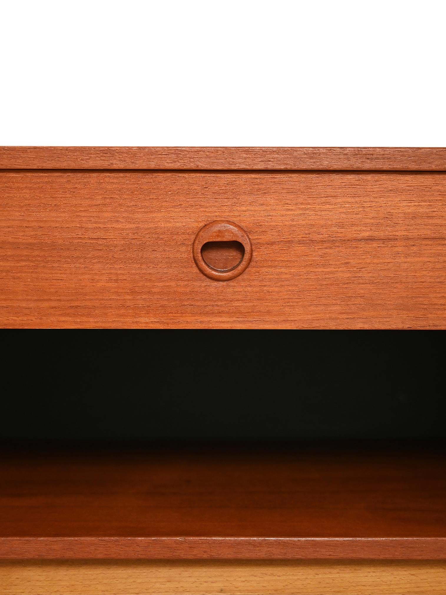 Comodino scandinavo cubico in teak anni Sessanta 4