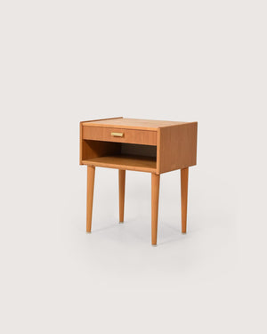 Comodino scandinavo vintage con maniglia in ottone