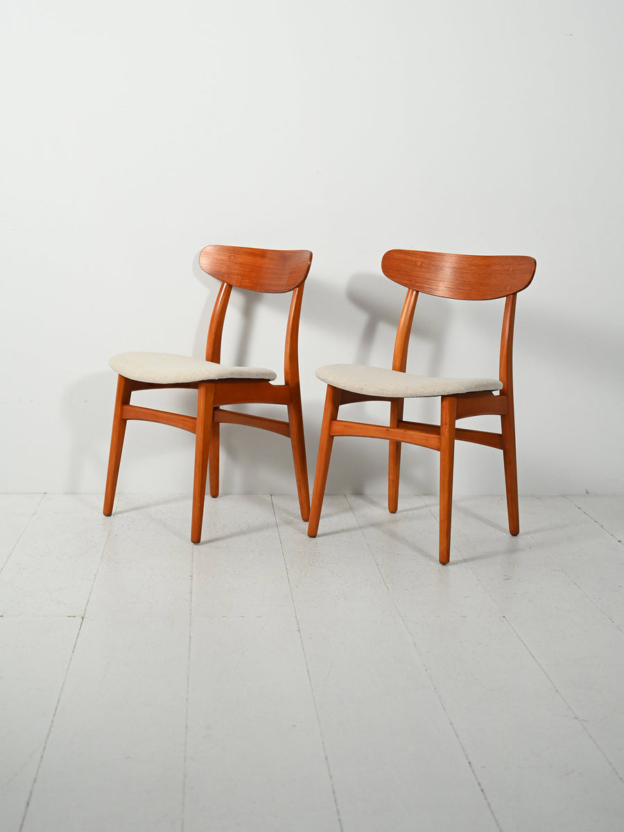 Coppia di sedie scandinave vintage con schienale a mezzaluna