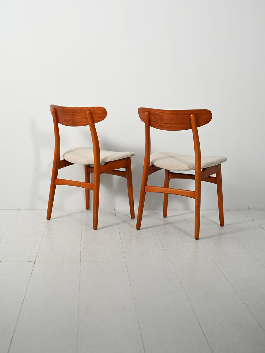 Coppia di sedie scandinave vintage con schienale a mezzaluna