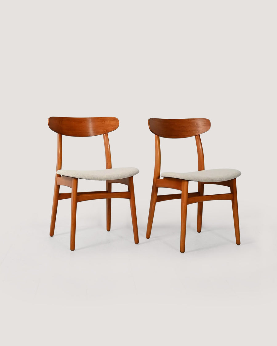 Coppia di sedie scandinave vintage con schienale a mezzaluna