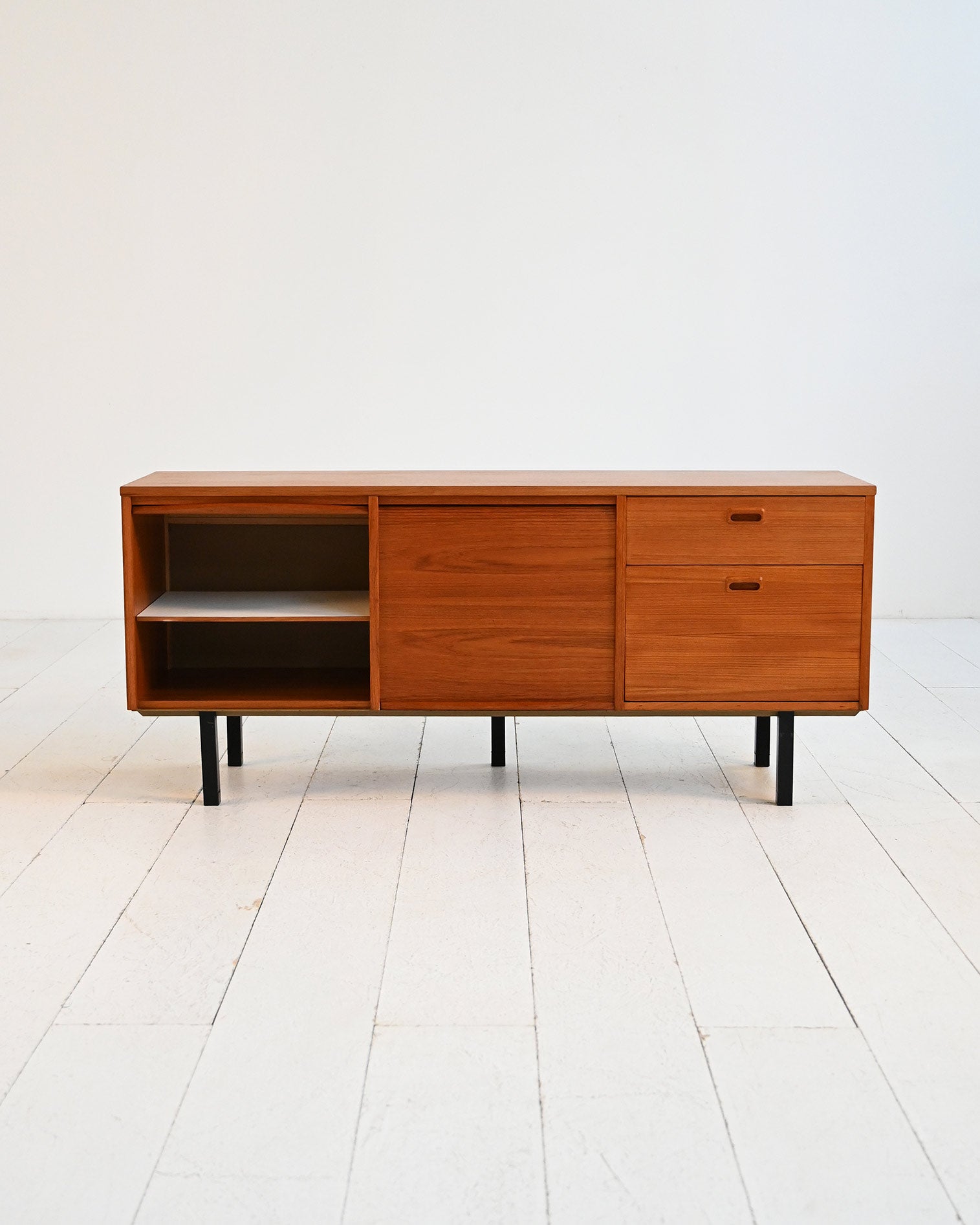 Sideboard scandinavo in teak con ante a serranda, anni ’60 2