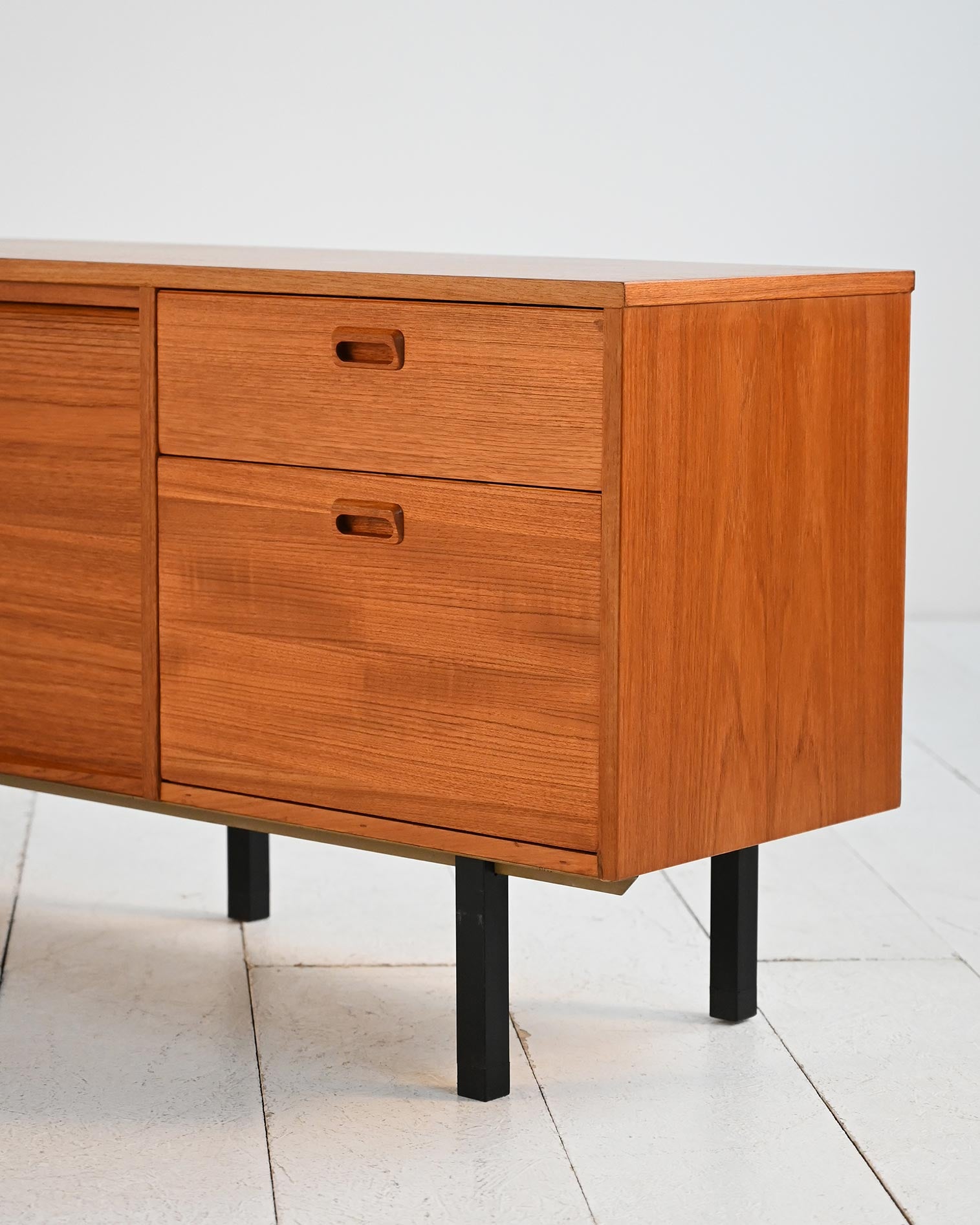 Sideboard scandinavo in teak con ante a serranda, anni ’60 4