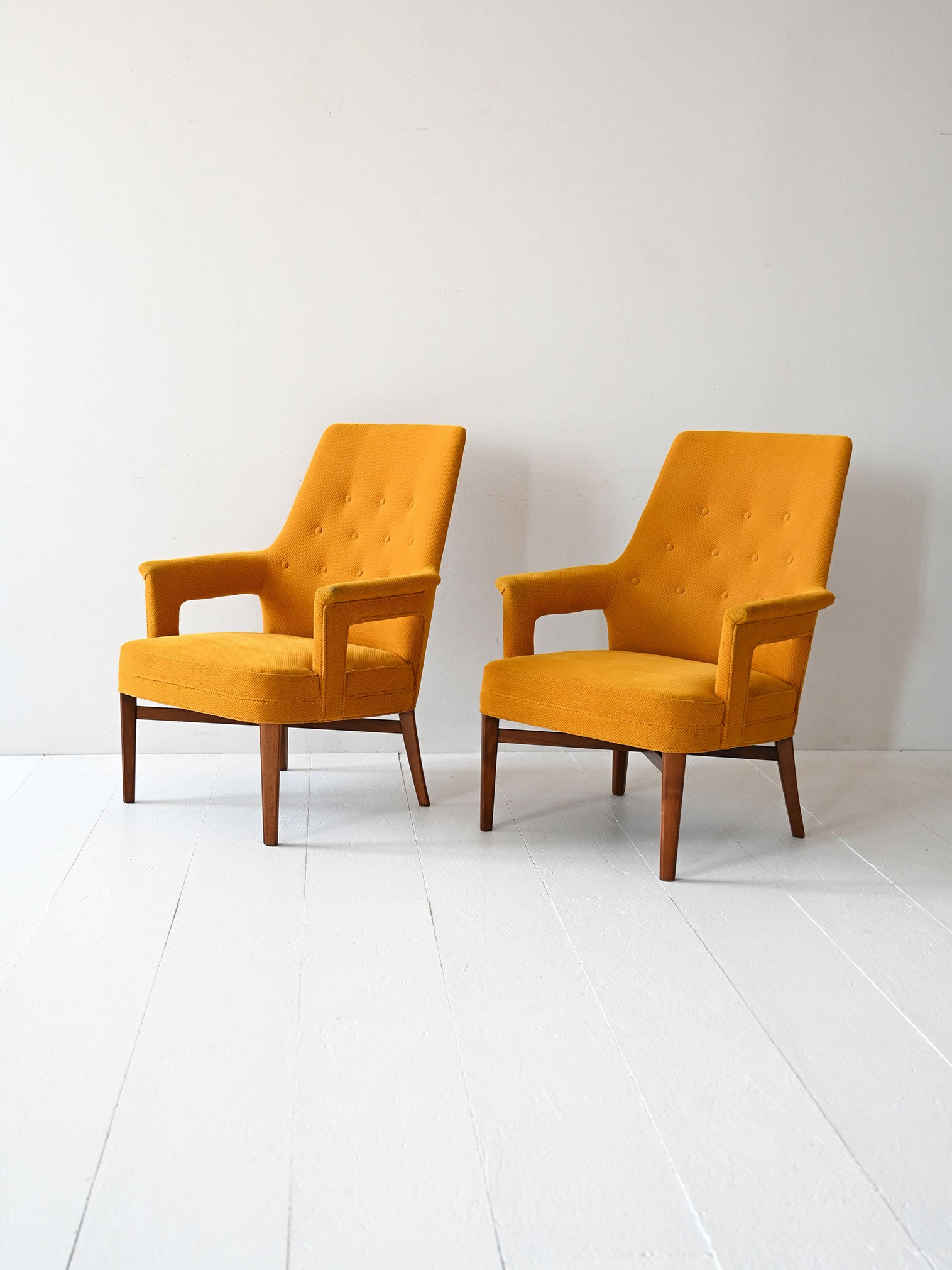 Coppia di poltroncine scandinave vintage anni '50 gialle 2