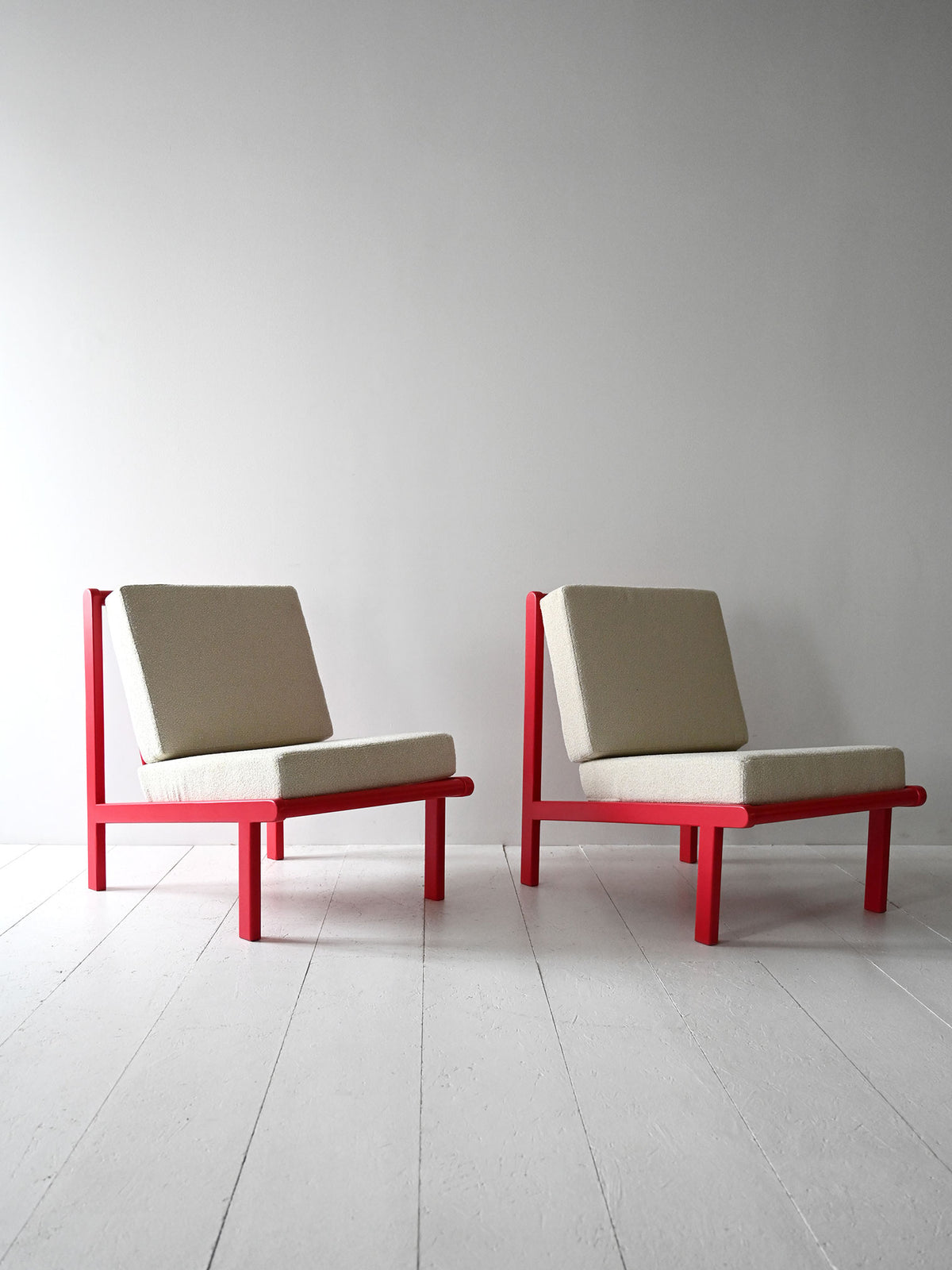 Coppia poltrone scandinave vintage rosso ciliegia 1