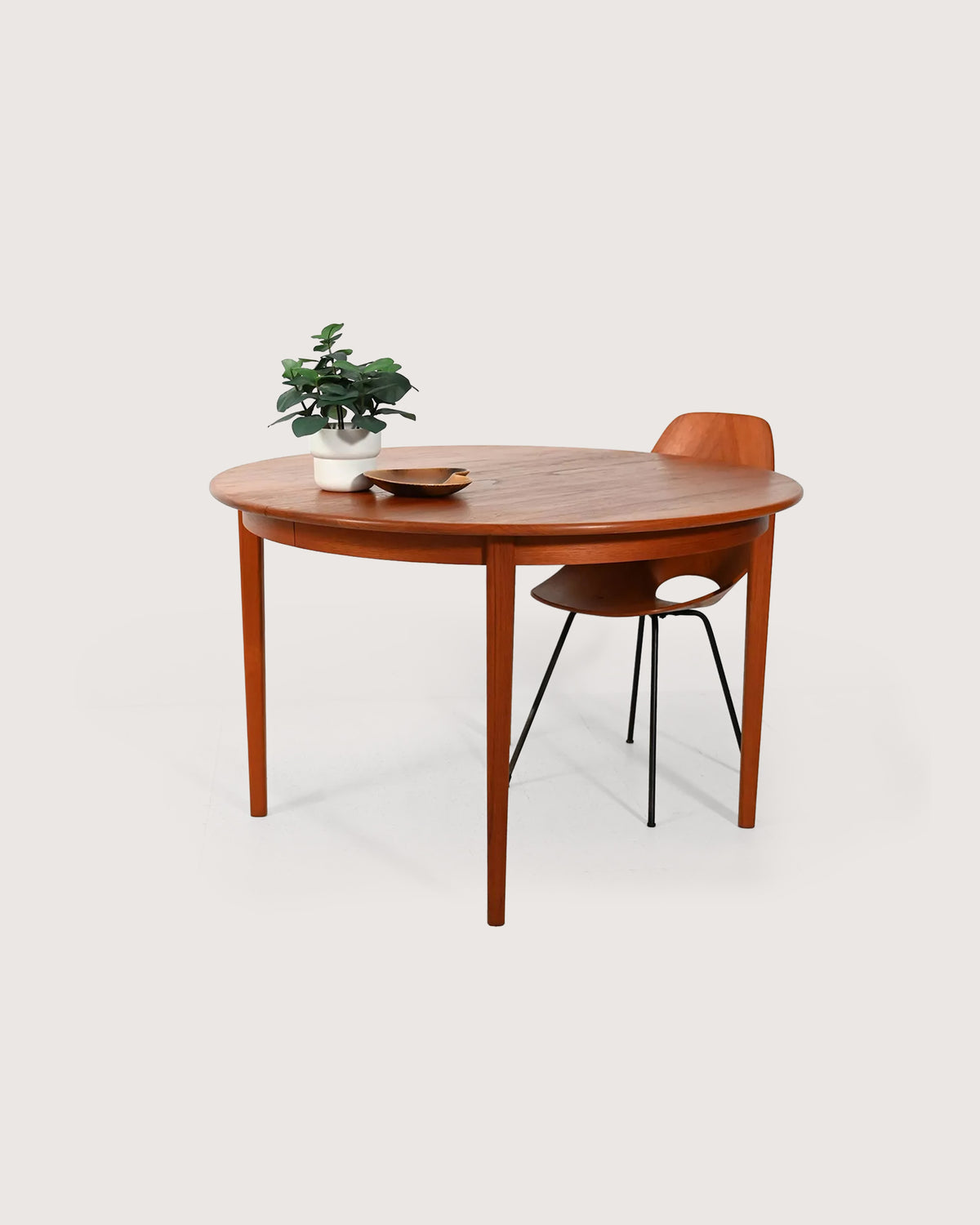 Tavolo rotondo allungabile in teak di Svante Skogh
