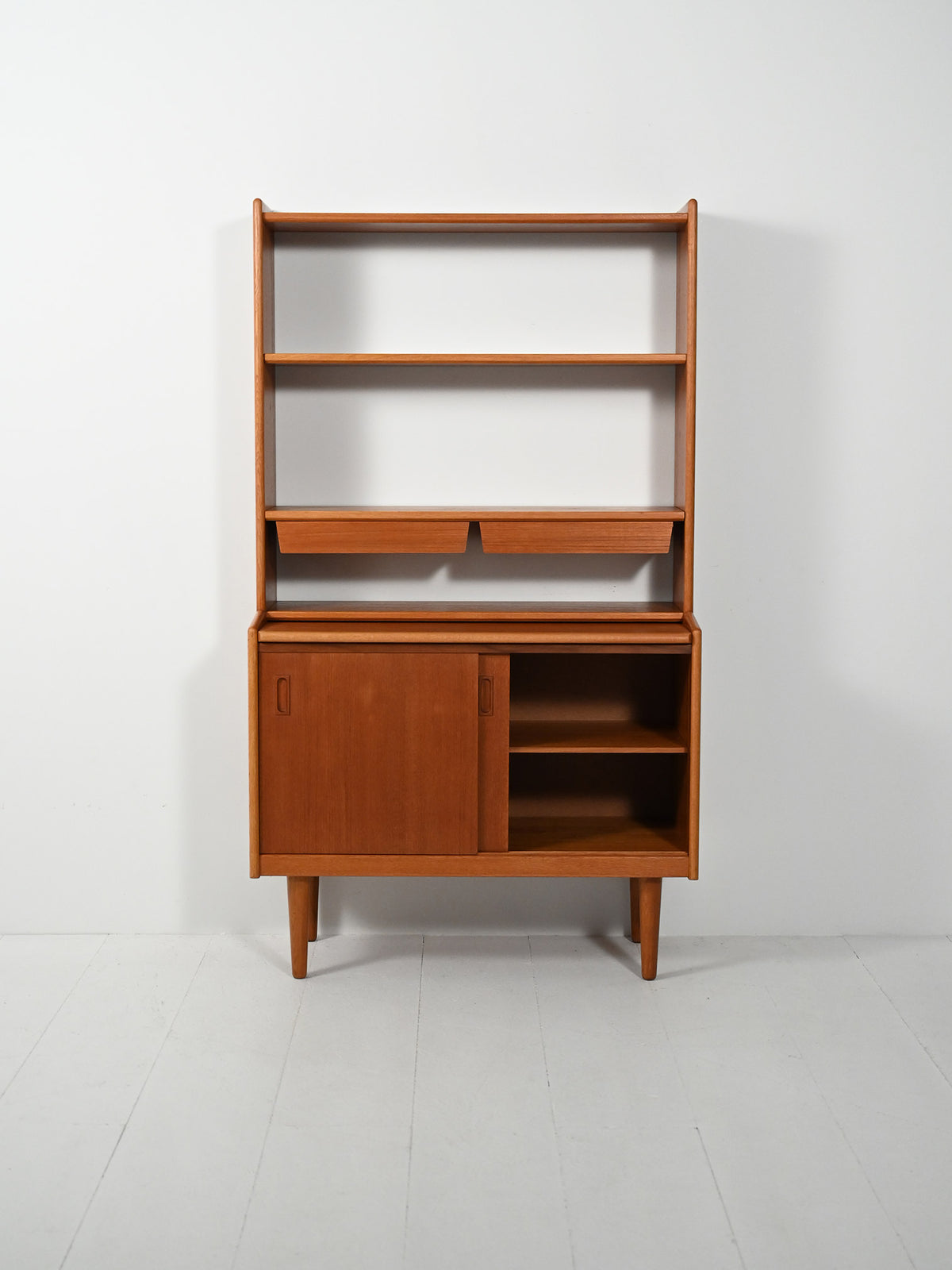 Libreria scandinava in teak con cassetti sospesi 2