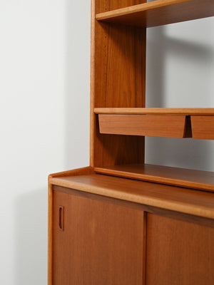 Libreria scandinava in teak con cassetti sospesi 7