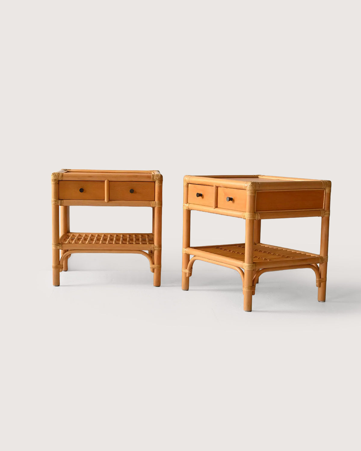 Coppia comodini DUX in bambù e rattan intrecciato