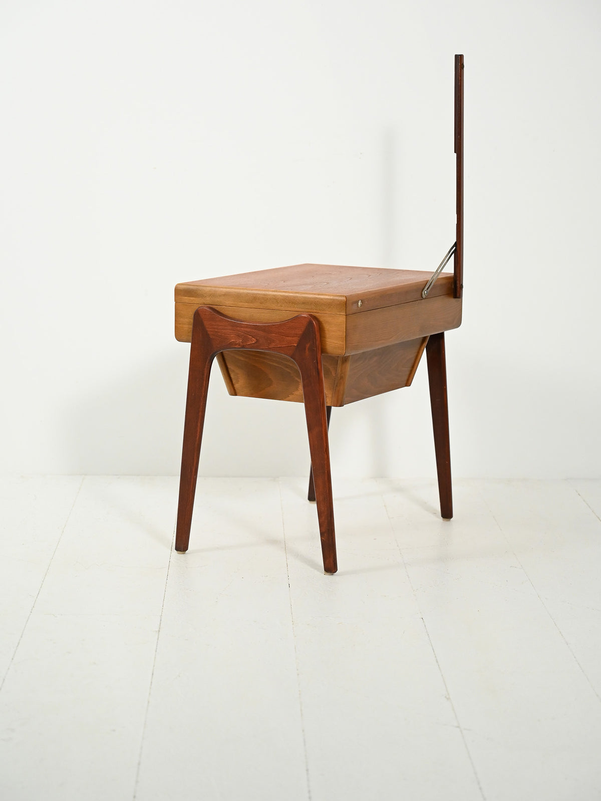 Tavolino portalana scandinavo in teak e rovere 2