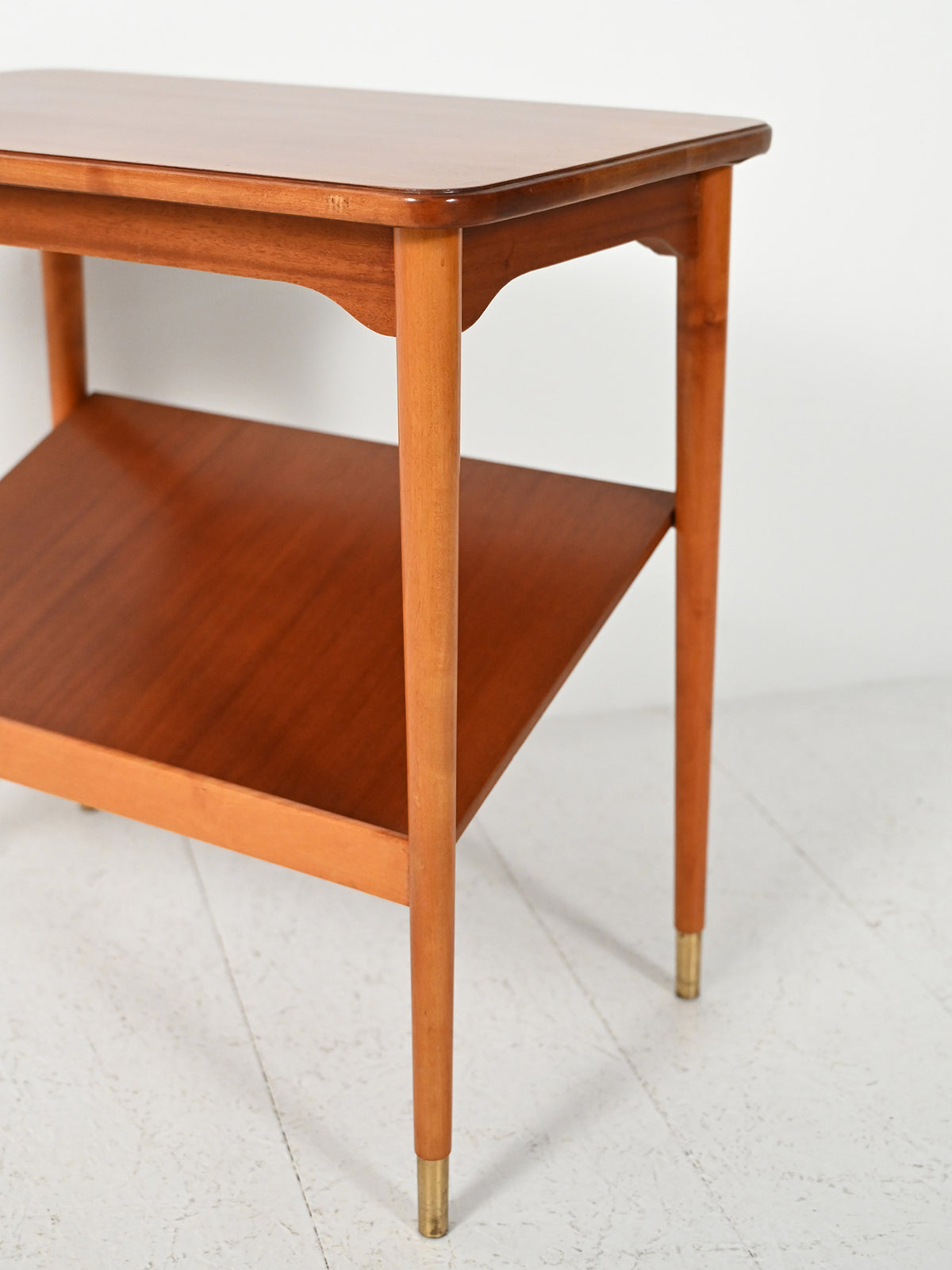 Coffee table scandinavo con mensola espositore 5