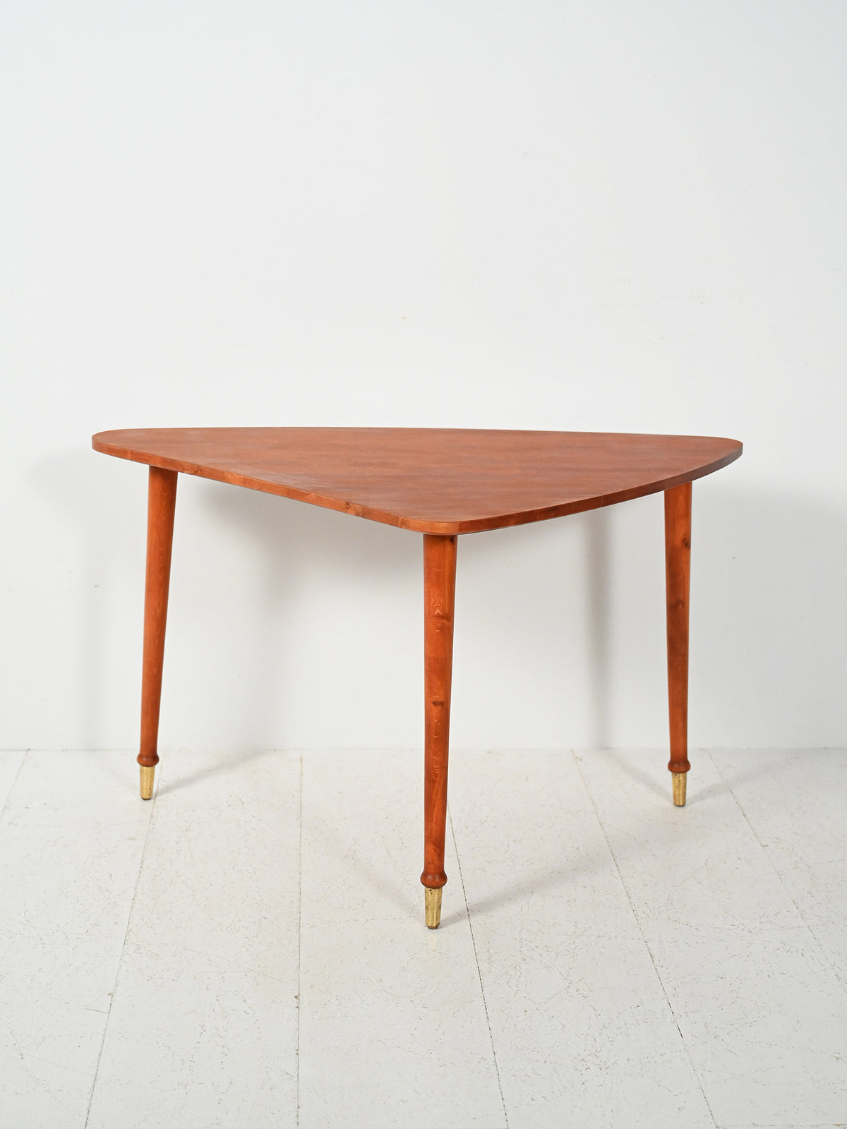 Coffee table triangolare scandinavo anni Sessanta 1