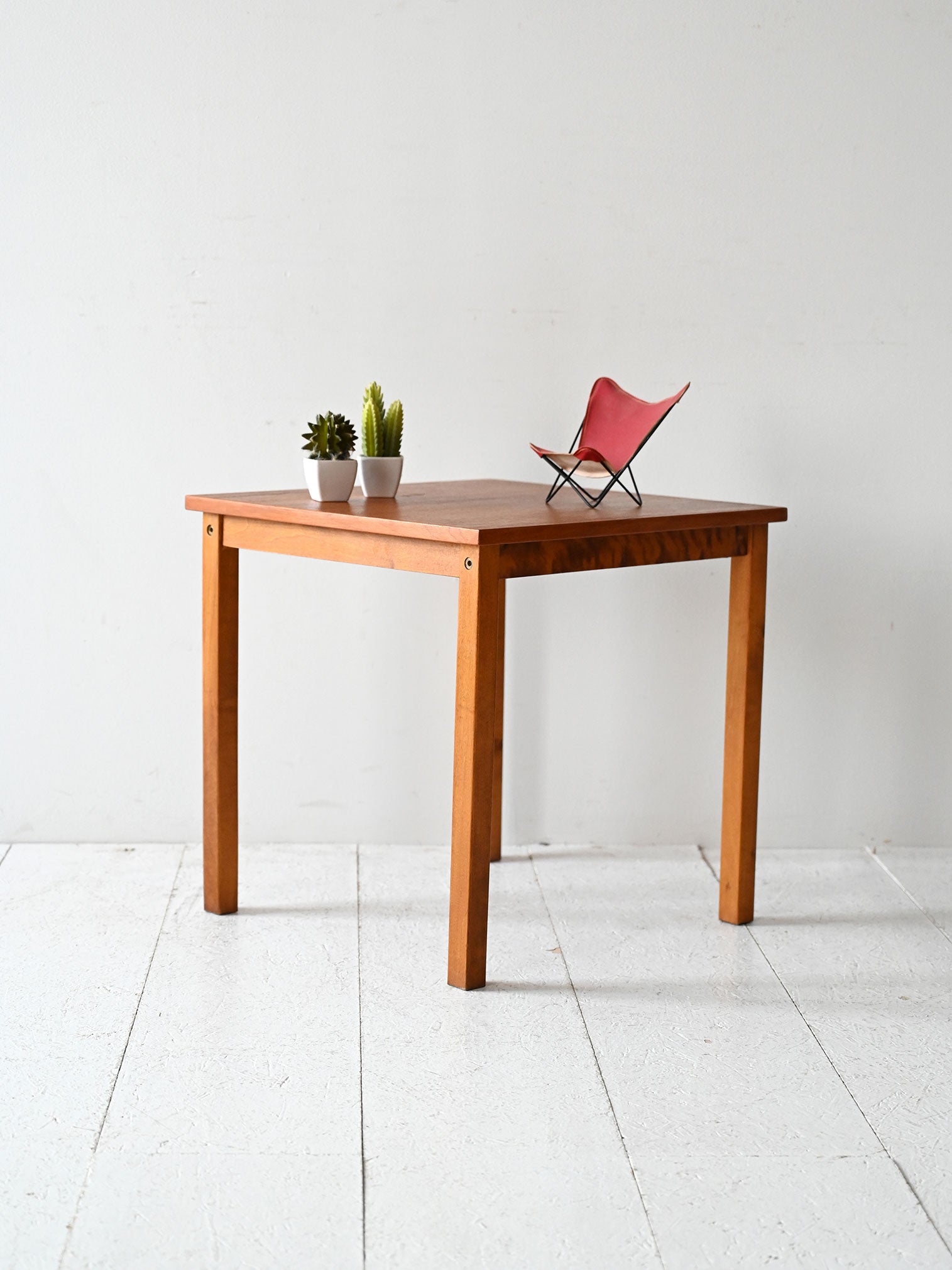 Coffee table scandinavo vintage in rovere con inserti in radica