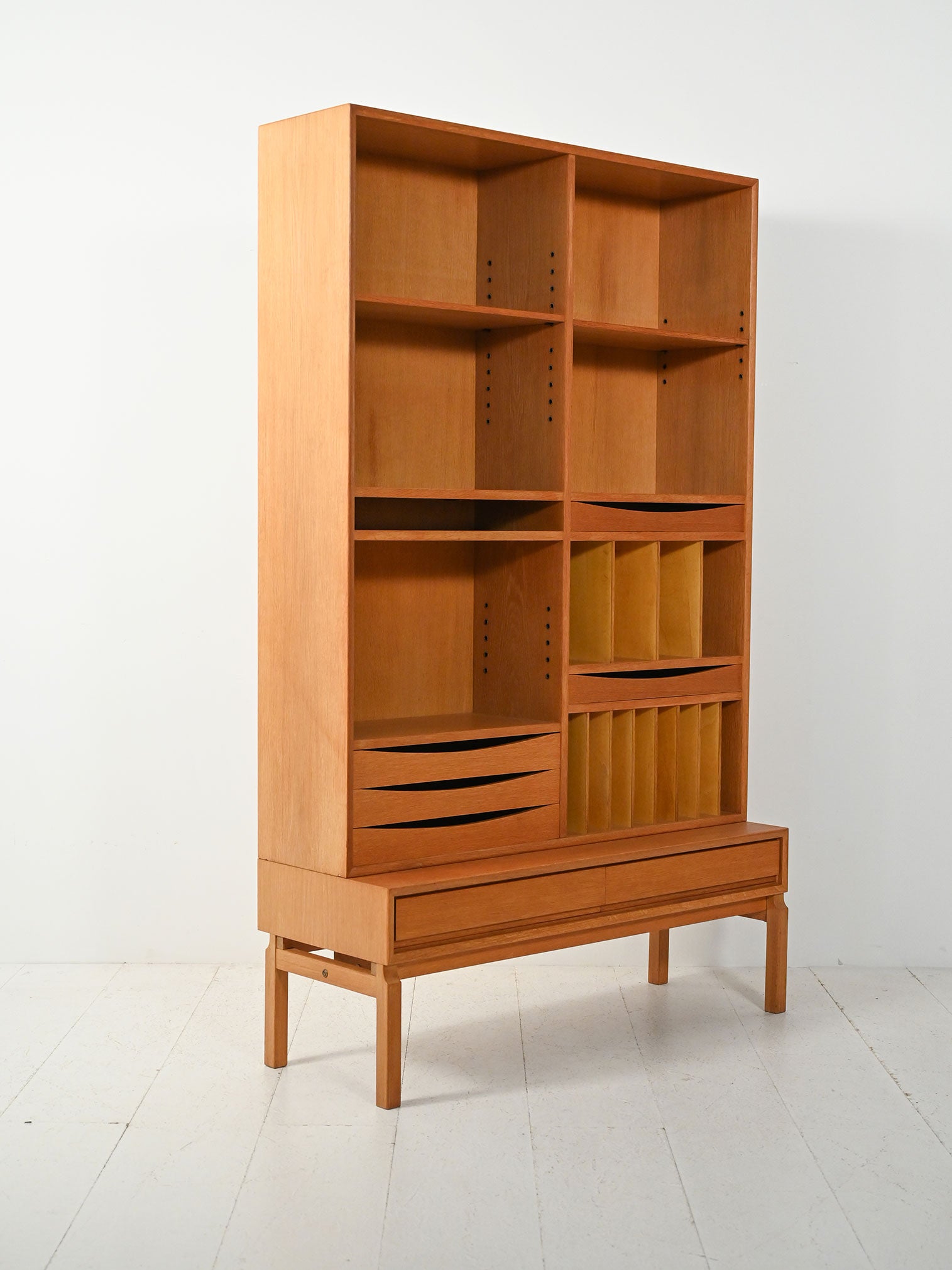 Libreria modulare in rovere di Marian Grabinski 2