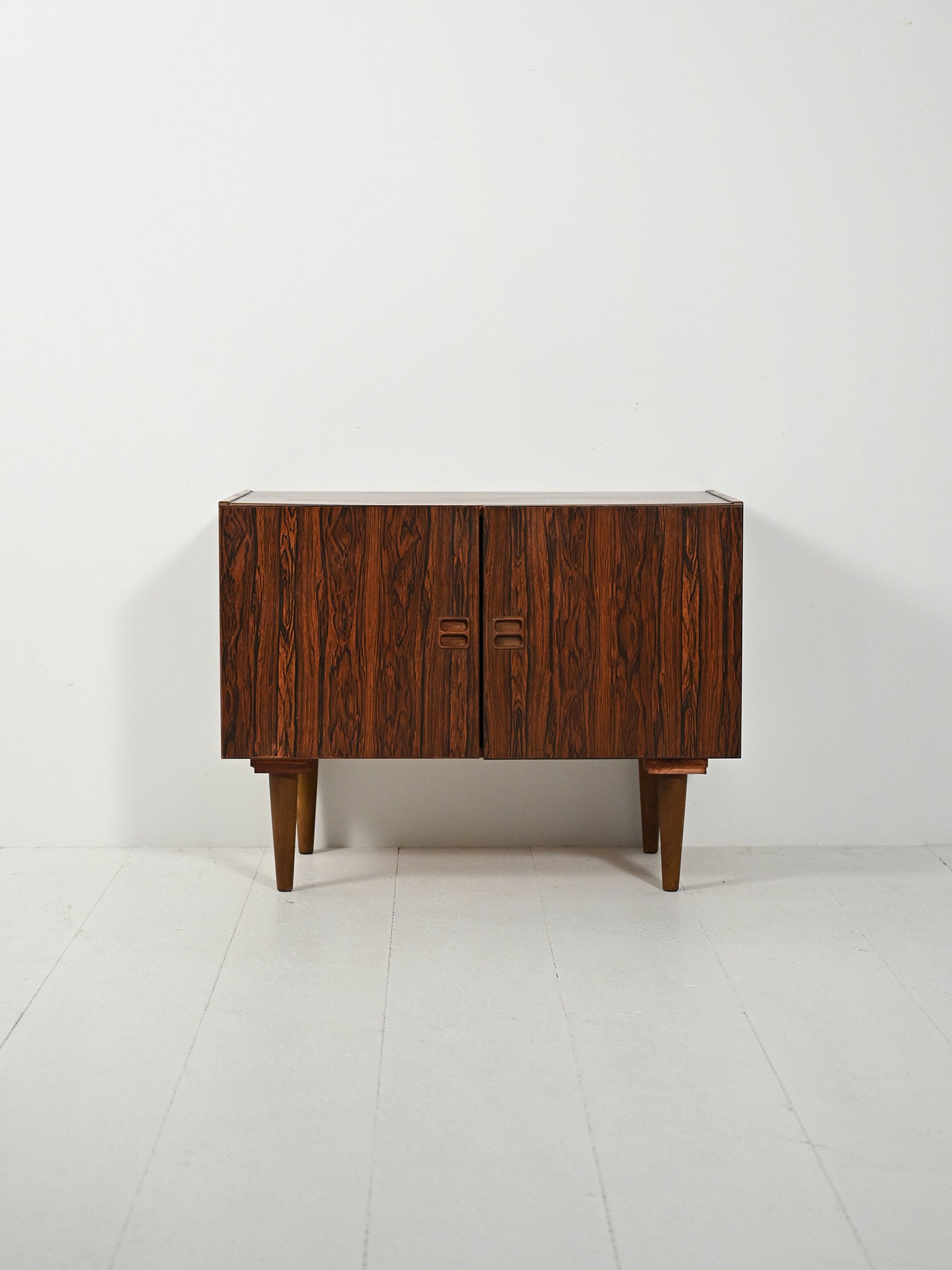 Cabinet danese Denka effetto palissandro 1