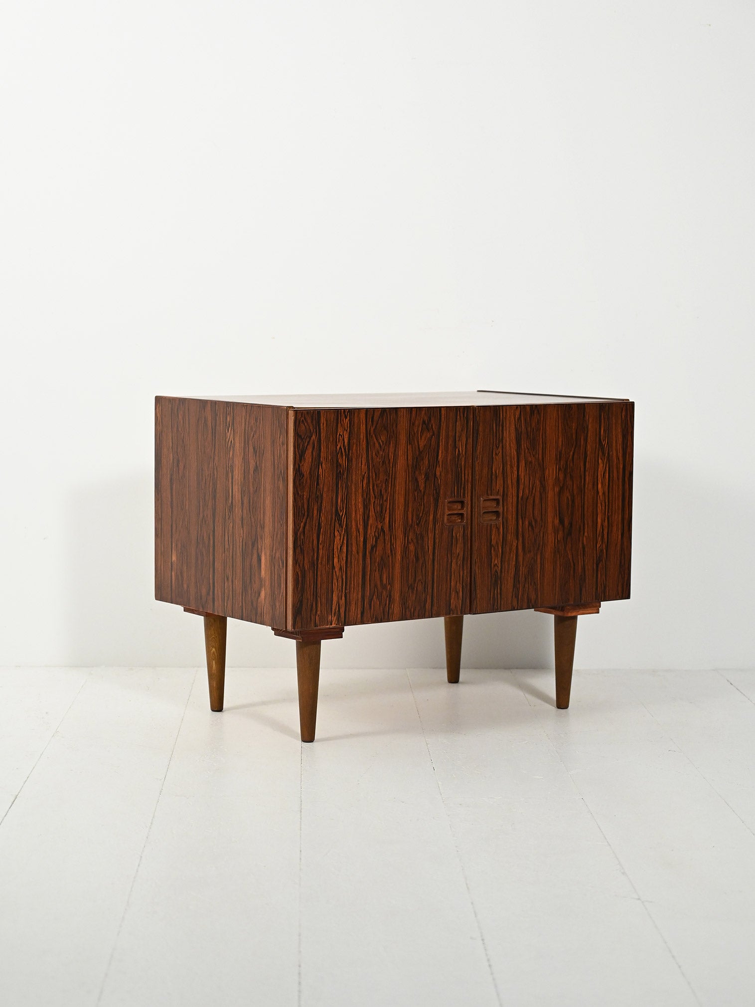 Cabinet danese Denka effetto palissandro 3