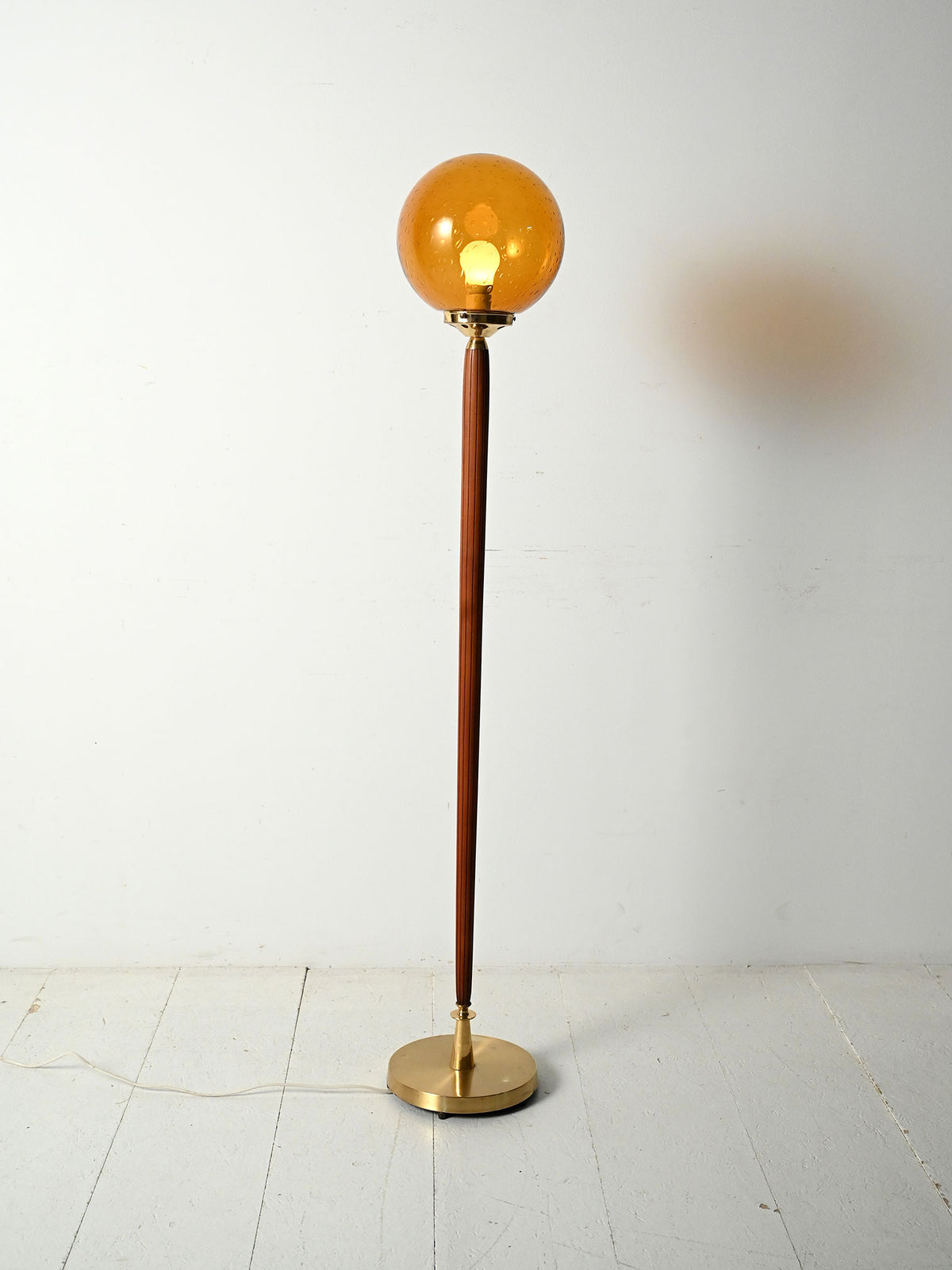 Lampada da terra teak e vetro color ambra 1