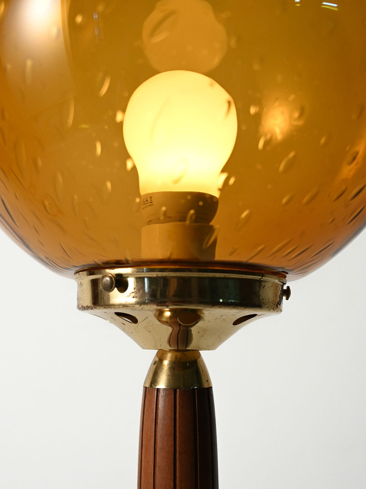 Lampada da terra teak e vetro color ambra 3
