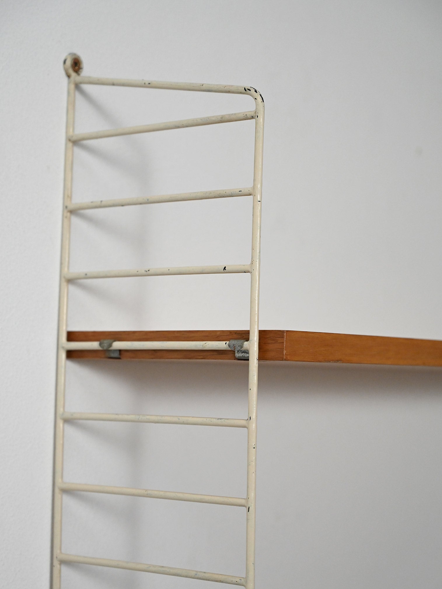 Sistema di mensole a muro scandinavo “Hylla” anni Sessanta 7