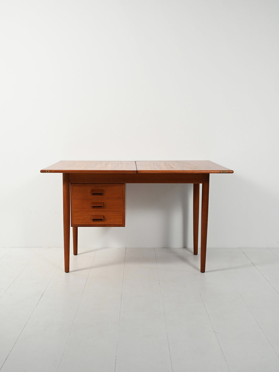 Scrivania scandinava di Børge Mogensen con piano “flip-top”
