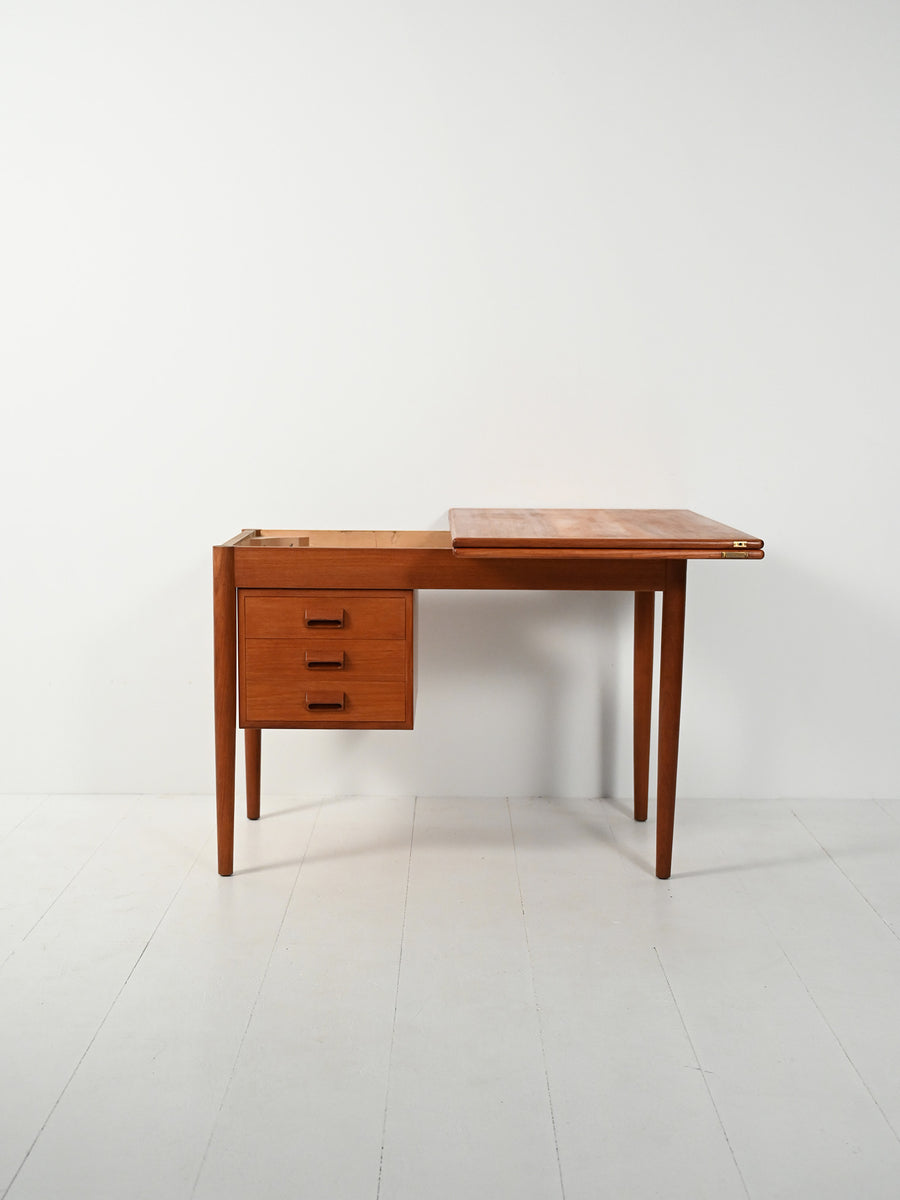 Scrivania scandinava di Børge Mogensen con piano “flip-top”