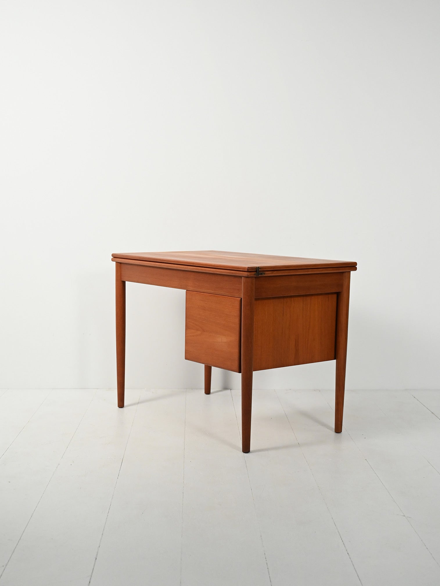 Scrivania scandinava di Børge Mogensen con piano “flip-top” 7