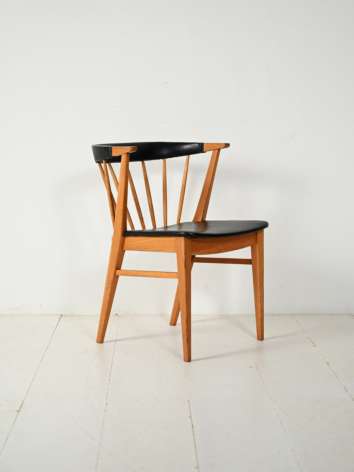 Poltroncina “406” di Bertil Fridhagen 1