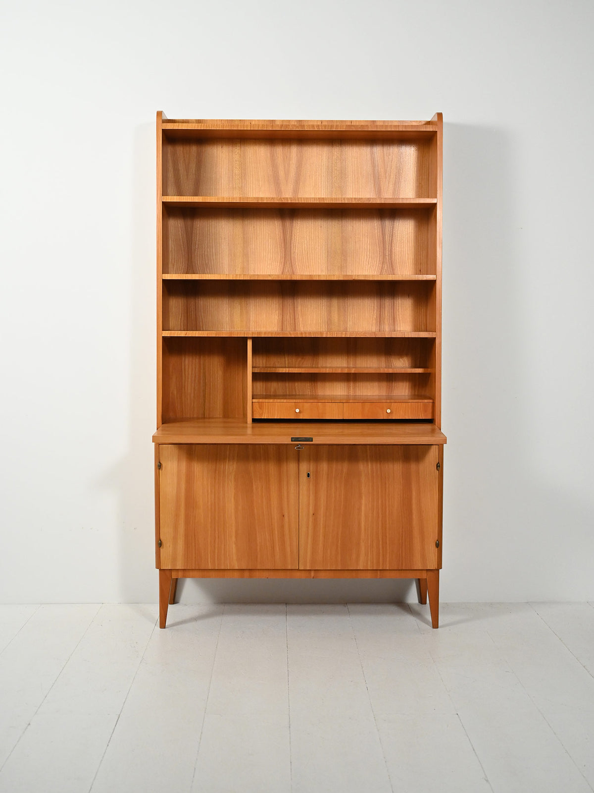 Libreria scandinava in olmo anni 30-40 1