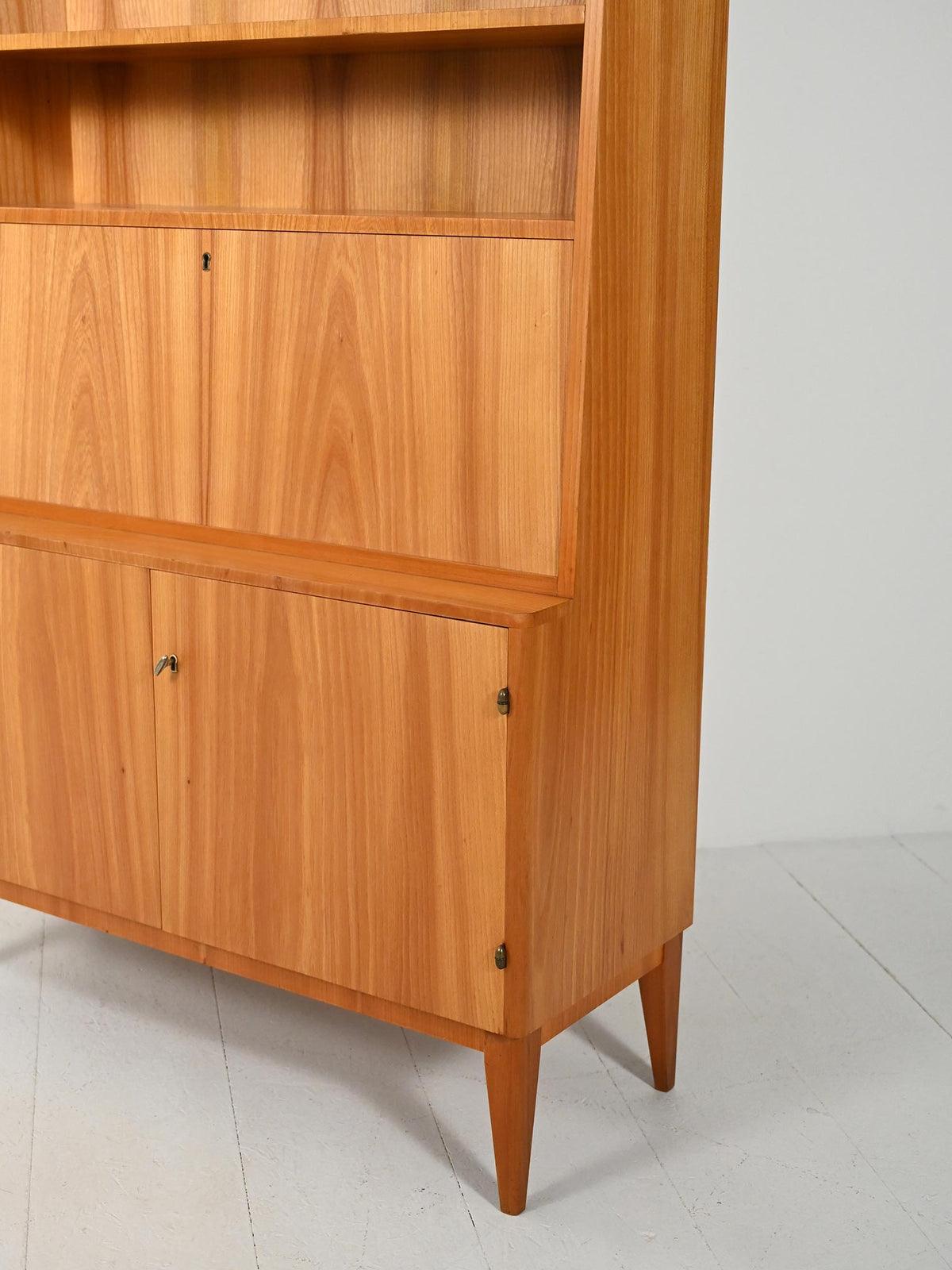 Libreria scandinava in olmo anni 30-40 7