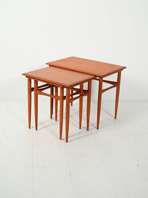 Tavolini ad incastro scandinavi anni 50–60 in teak 2