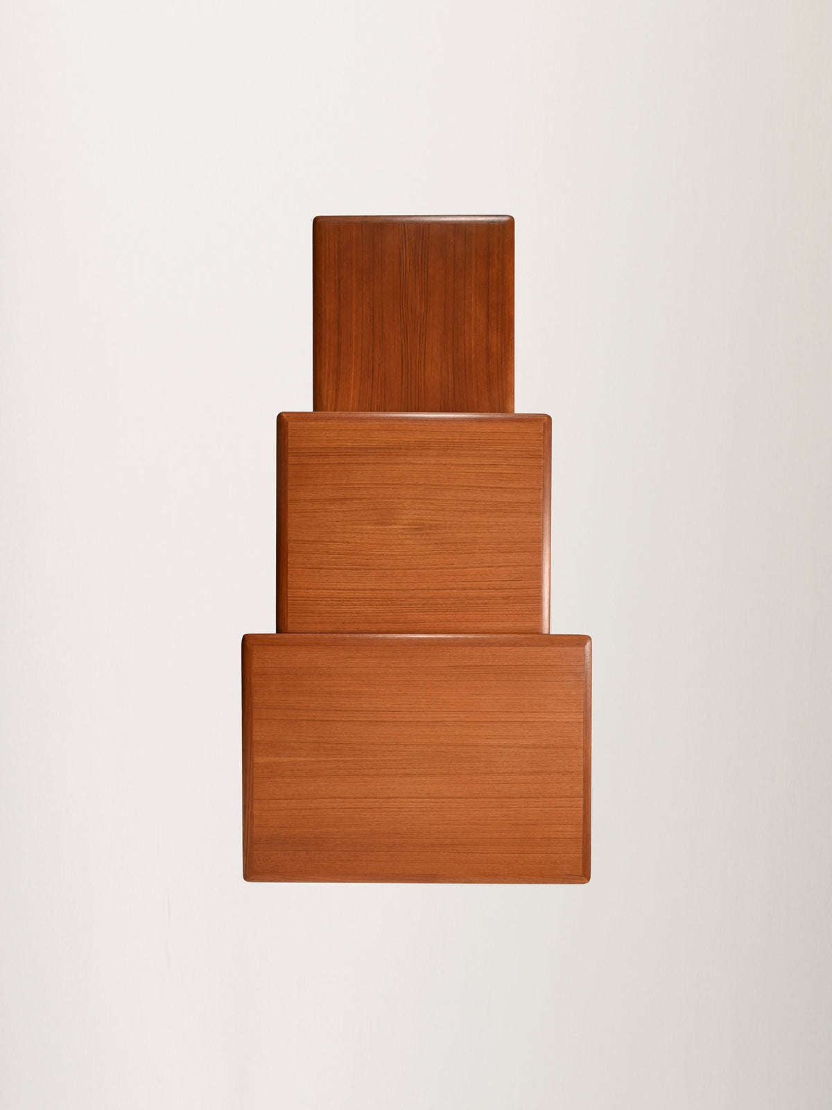 Tavolini ad incastro scandinavi anni 50–60 in teak 8