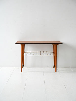 Coffee table scandinavo vintage in teak con mensola in ottone 1