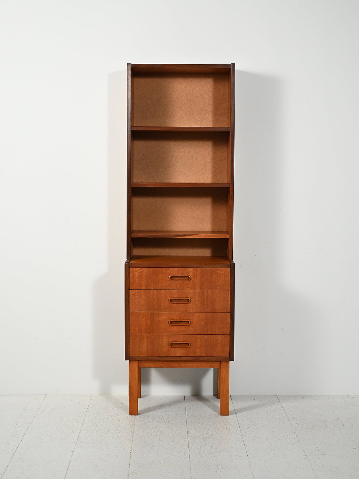 Piccola libreria scandinava in teak, anni ’60 1