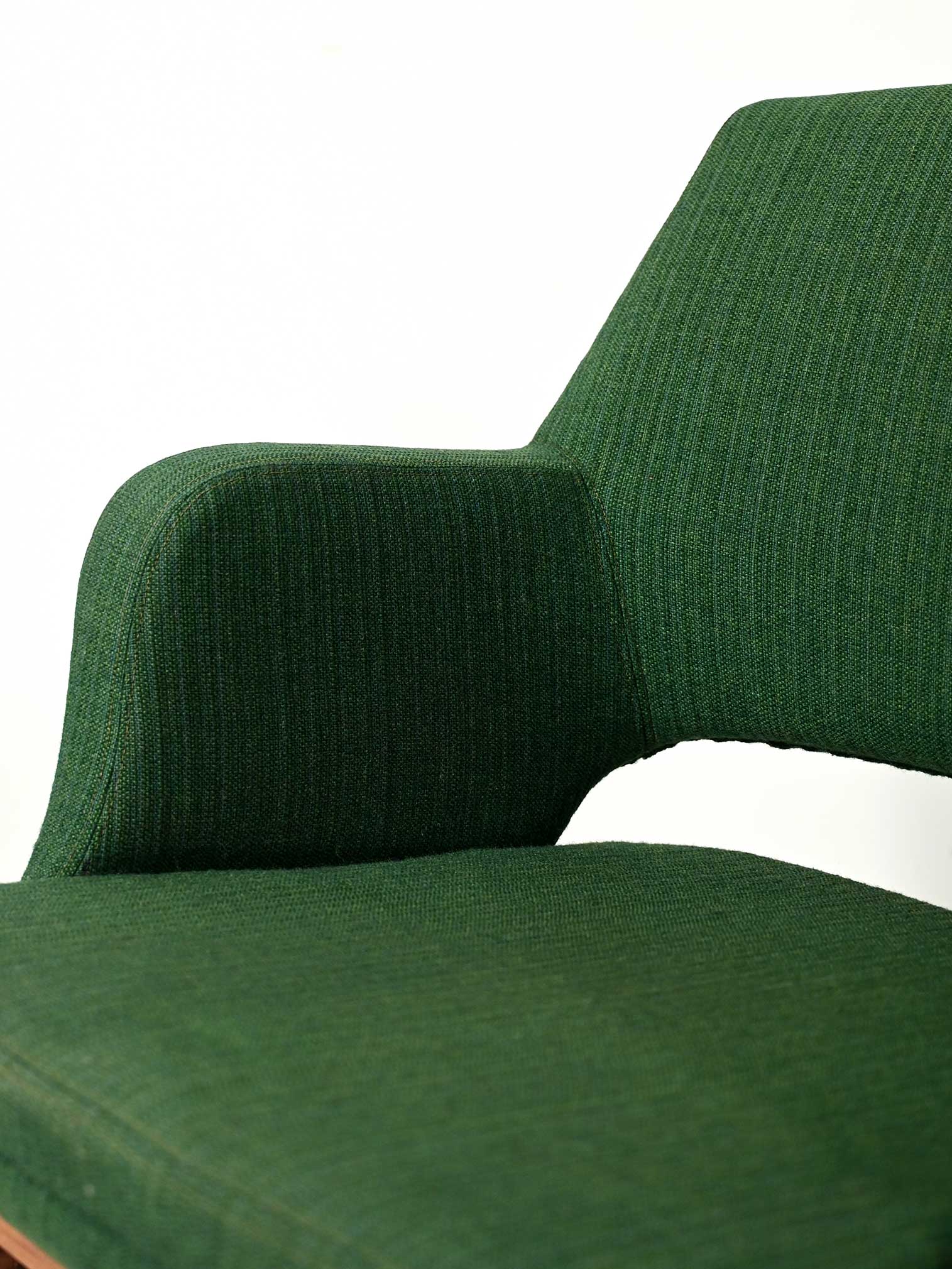 Coppia di poltroncine verdi Oslosund di Kinnarps anni ’50 5