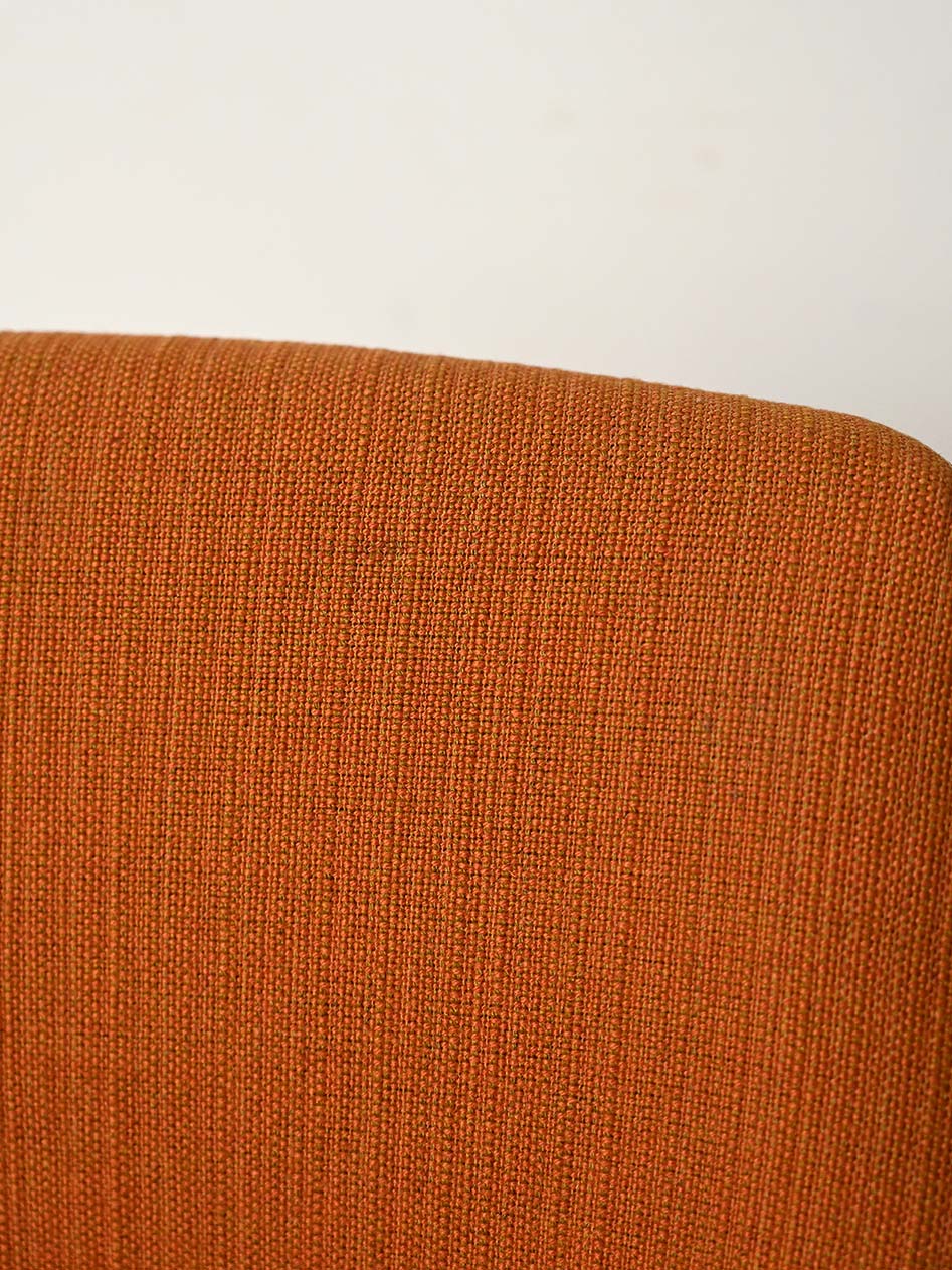 Coppia di poltroncine Oslosund di Kinnarps arancioni anni ’50 8
