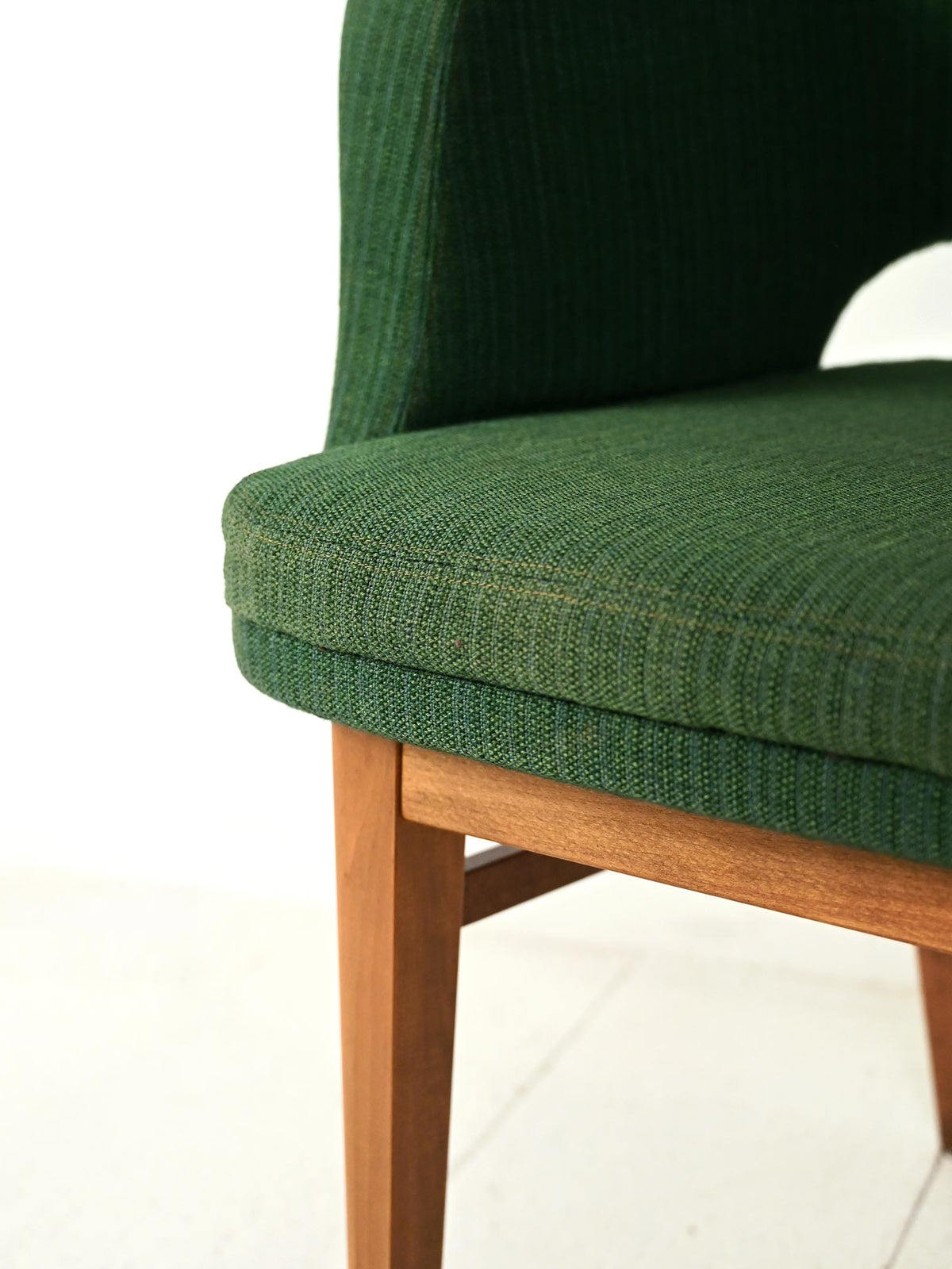 Poltroncina Oslosund di Kinnarps verde foresta anni ’50 3