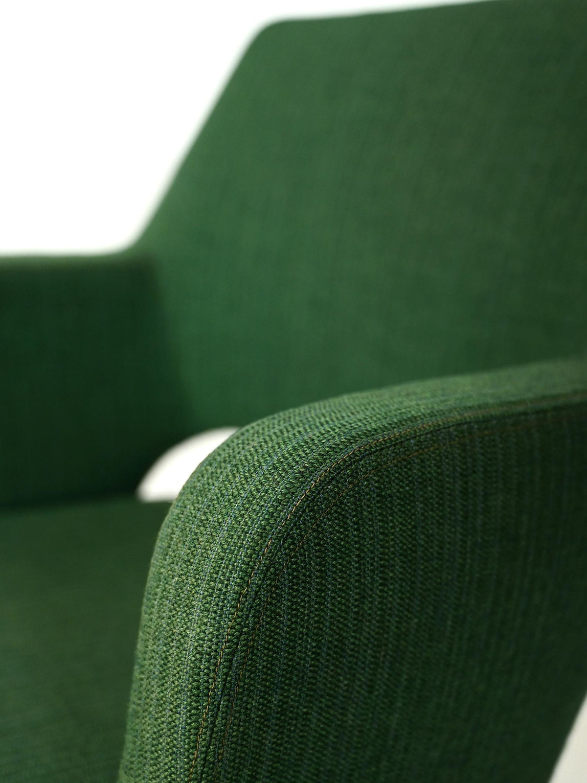Poltroncina Oslosund di Kinnarps verde foresta anni ’50 6