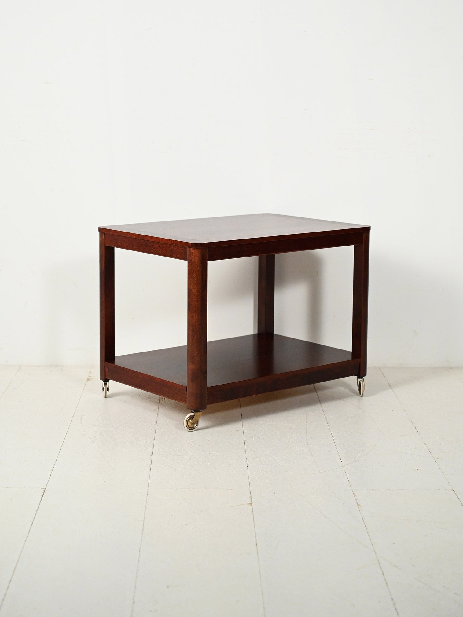 Carrello in mogano della serie “Stockholm Collection” 1