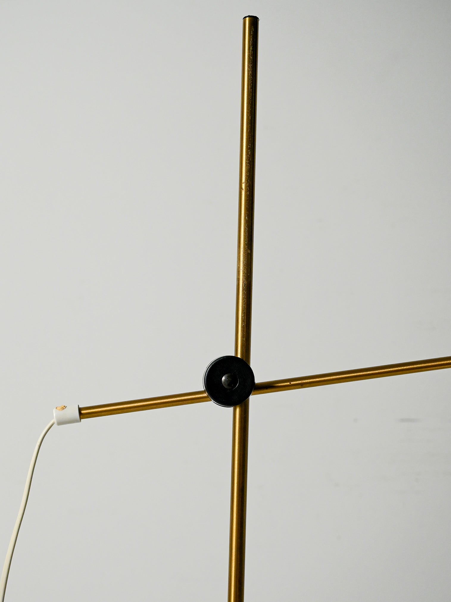Lampada da terra scandinava in ottone con braccio regolabile 6