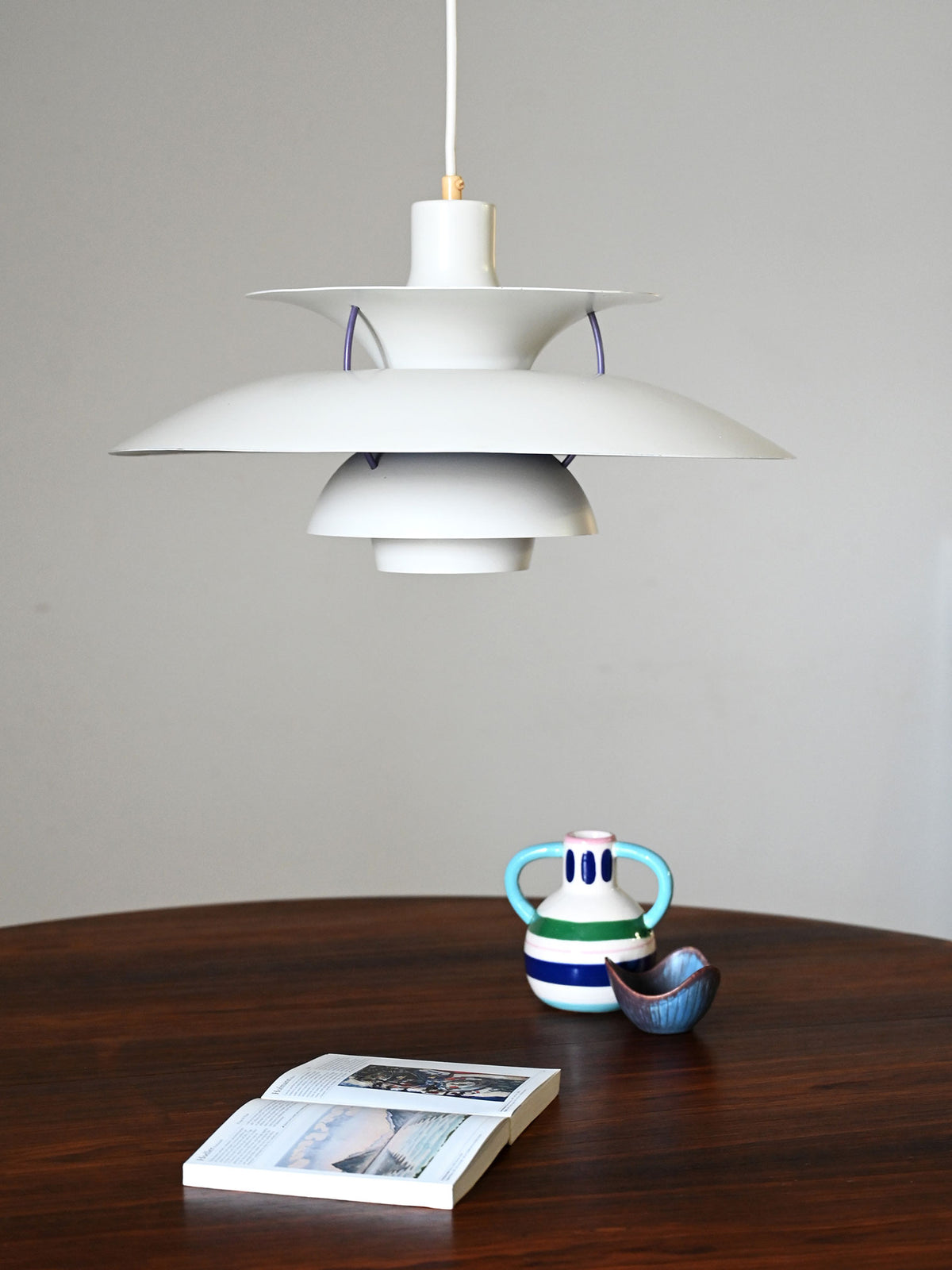 Lampada a sospensione “PH5” di Poul Henningsen per Louis Poulsen