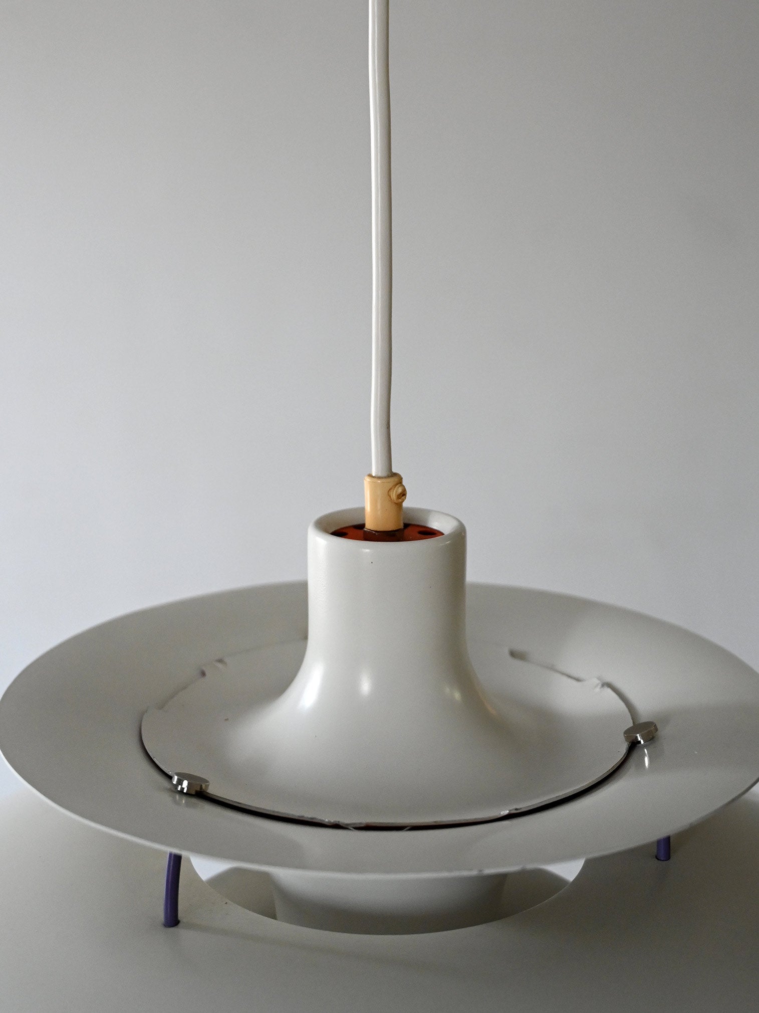 Lampada a sospensione “PH5” di Poul Henningsen per Louis Poulsen 4