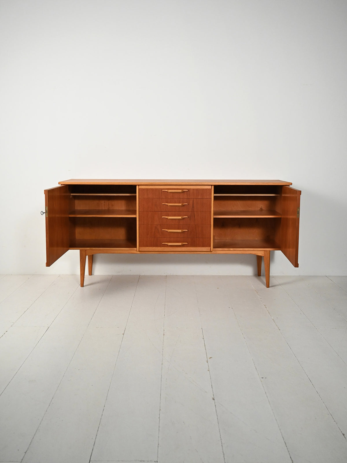 Sideboard scandinavo in teak e rovere 2