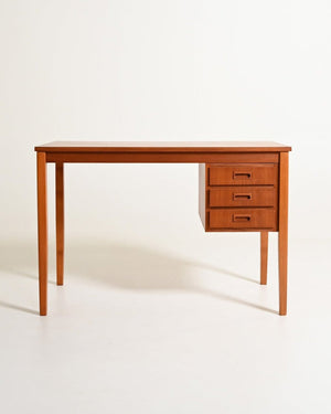 Scrivania scandinava in teak con cassetti mobili, anni '60