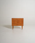 Comodino scandinavo con tre cassetti, anni '50/'60