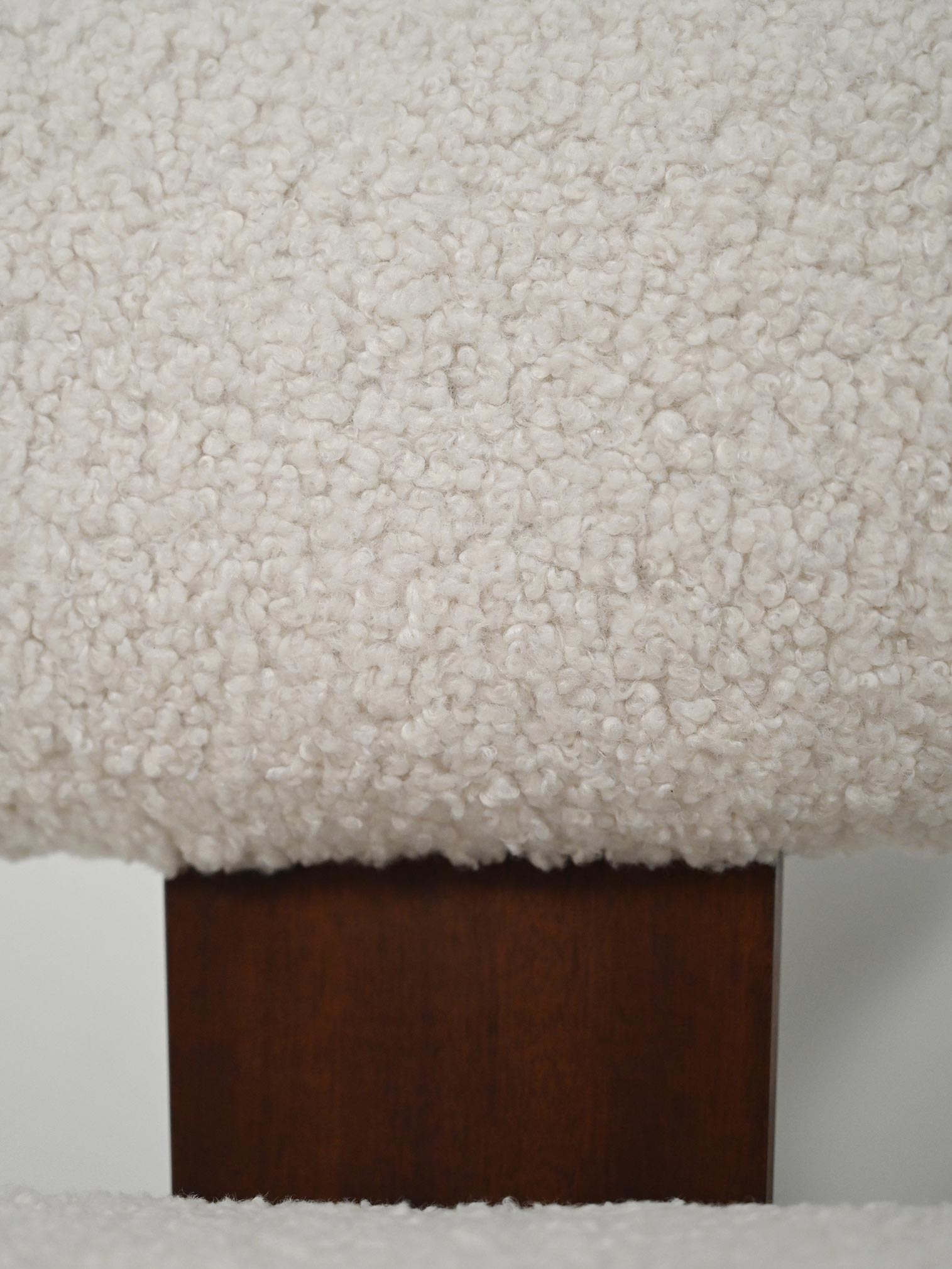 Set di quattro sedie scandinave in lana bouclé 4