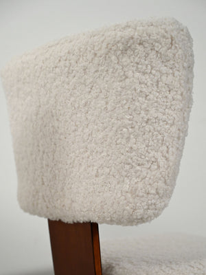 Set di quattro sedie scandinave in lana bouclé 5