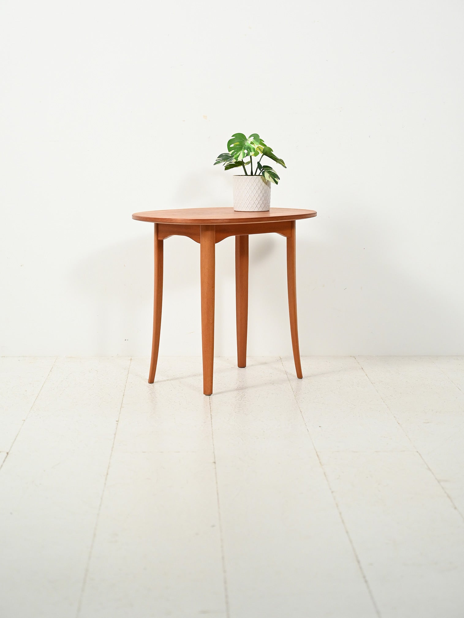 Coffee table “Ovalen” in teak di Carl Malmsten 1