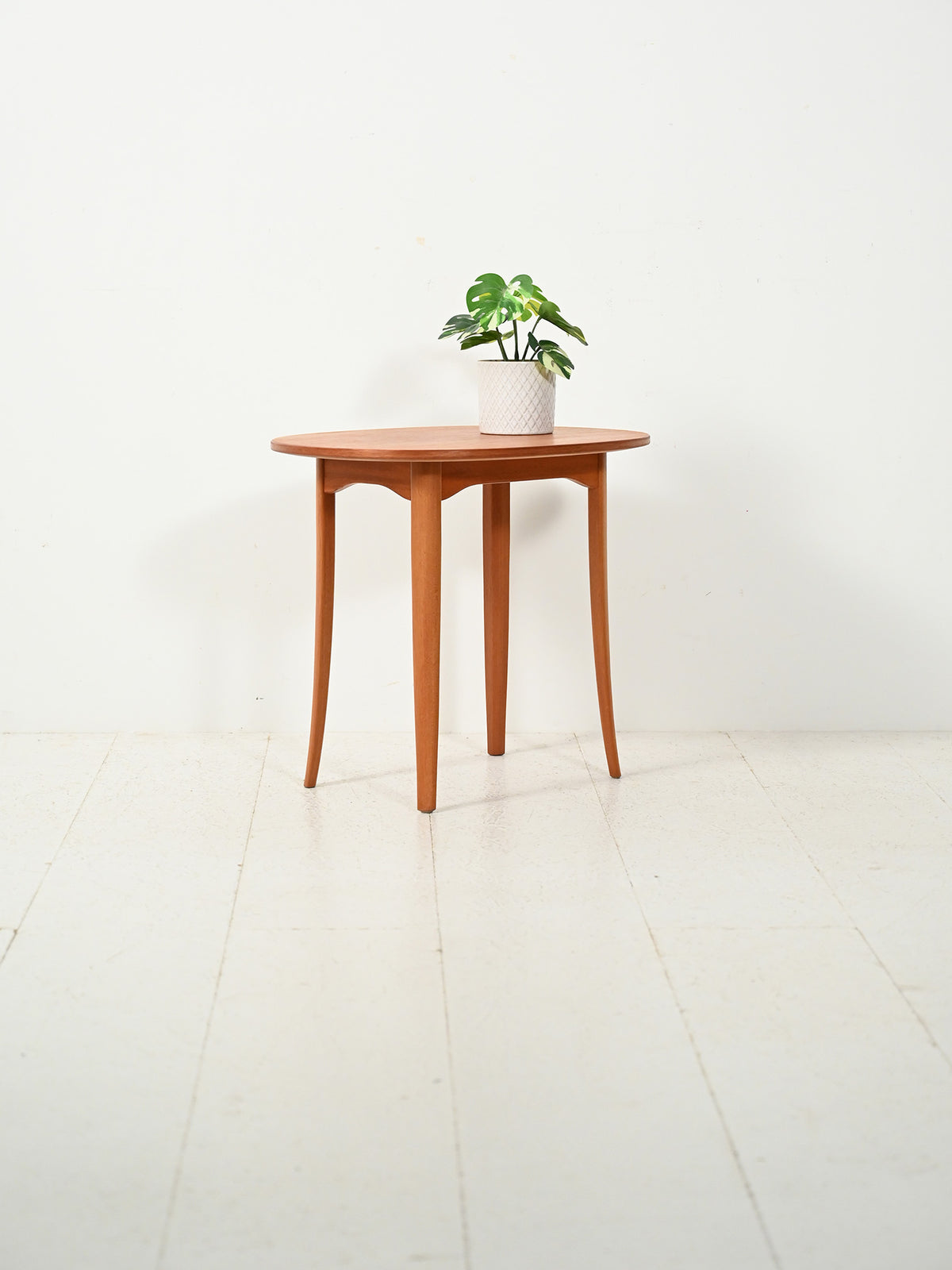 Coffee table “Ovalen” in teak di Carl Malmsten 1